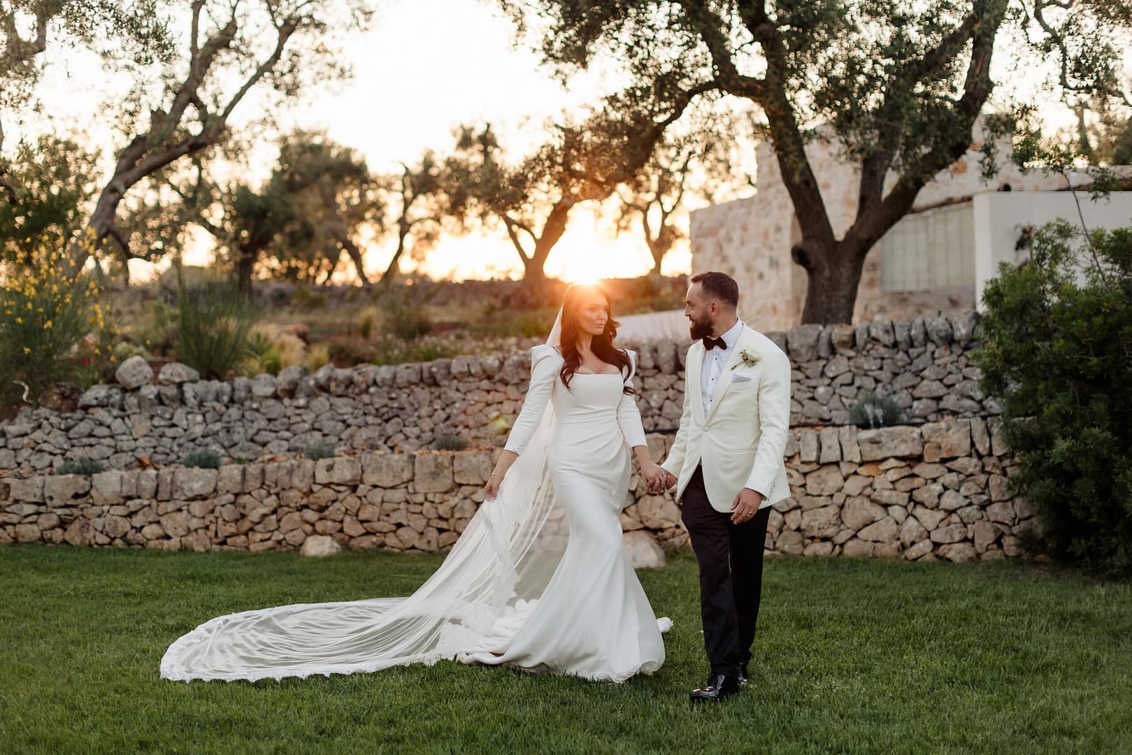 Relaxed moment between couple in Italy countryside wedding setting